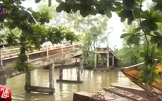 Cầu gẫy 4 tháng, người dân 'đỏ mắt' chờ cầu mới