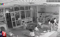 Đình chỉ cô giáo bạo hành học sinh tè dầm trong lớp