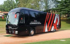 Quá nghèo, AC Milan bán cả… xe bus của CLB