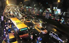 Hà Nội ùn tắc nghiêm trọng vì mưa lớn