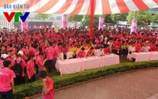 Sắc hồng phủ kín Viện Huyết học trong ngày hội Youth Day 2015