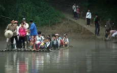 Hành trình gian nan đi tìm con chữ của trẻ em vùng sông nước