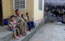 Bé học lớp 6 buôn ve chai nuôi bố và 2 em