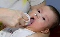 Chăm sóc khi trẻ mọc răng sữa