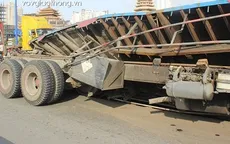 TP.HCM: Xe tải gặp nạn trên đại lộ nghìn tỷ