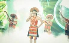 Gương mặt thân quen 2015: Cười ngặt nghẽo với “sơn nữ đột biến gen” Mai Quốc Việt