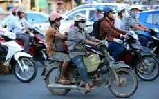 Xe máy thải loại vẫn tràn lan trên đường