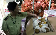 TP.HCM: Tiêu hủy 27 tấn nước ép, trái cây không rõ nguồn gốc