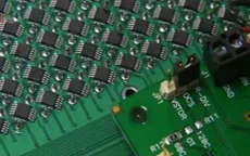 Máy ảnh tự sạc sau mỗi lần chụp