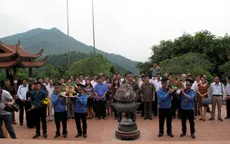 Đoàn cán bộ, hội viên Hội Nhà báo Việt Nam hành hương về nguồn
