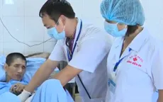 Cống hiến lặng thầm của những bác sĩ chuyên điều trị HIV