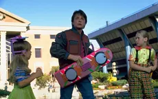 Cảnh sát Australia sử dụng ván bay hưởng ứng ngày “Back to the future”