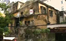 Nguy hiểm "lơ lửng" trên đầu người dân ở biệt thự cũ