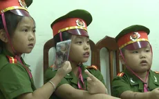 Bố ơi! Mình đi đâu thế?: Chiến sĩ công an nhí toát mồ hôi phá án