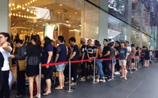 Người dân châu Á xếp hàng dài chờ mua đồ H&M