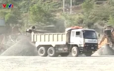 Đà Nẵng: Bụi đá bủa vây nhà dân do khai thác khoáng sản