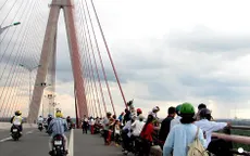 Cứu sống nam thanh niên nhảy cầu Cần Thơ tự tử