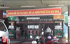 Bình Dương bắt quả tang cây xăng 'móc túi' khách hàng