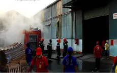 Bình Dương: Cháy lớn ở xưởng gỗ rộng hàng nghìn m2
