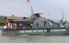 Khánh Hòa: Đưa 29 du khách Nga gặp nạn vào bờ an toàn