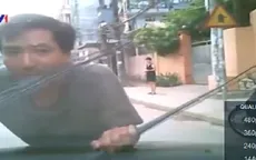 Học lái xe trên đường, giáo viên và học viên còn đe dọa người quay clip