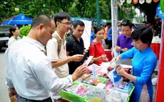 Hội chợ Sách quốc tế 2015 thu hút đông đảo bạn đọc trẻ