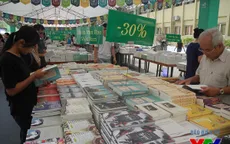 Choáng ngợp giữa biển sách trong Ngày hội sách 2015