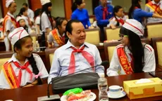 Lãnh đạo TP.HCM gặp gỡ thiếu nhi dịp xuân Ất Mùi