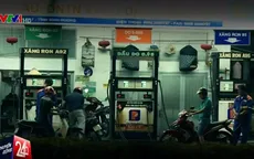 “Vũ điệu đen tối” của chiếc đồng hồ trên cây xăng