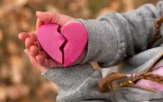 Đối mặt với tình yêu đổ vỡ: Hãy lạc quan và suy nghĩ tích cực!