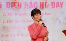 Hóa thân cô giáo, Hồng Nhung duyên dáng trên sân khấu "Giai điệu tự hào"