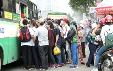 Người dân TP.HCM ngày càng 'nản' với xe bus