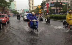 Mưa lớn kéo dài, người dân Đà Nẵng khốn khổ