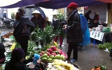 Hà Nội: Hoa quả, thực phẩm tăng giá dịp cận Tết