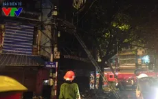 Chiến sĩ cứu hỏa dũng cảm vật lộn hàng giờ với ngọn lửa để khống chế đám cháy