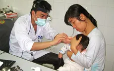 Vì sao trẻ dễ mắc viêm tai giữa?
