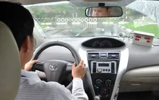 Sẽ cấp giấy phép lái xe số tự động vào tháng 9/2015
