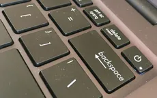 Cách khắc phục khi laptop có thiết kế nút nguồn bất tiện