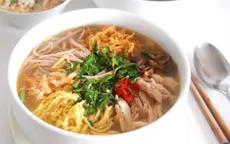 Người Pháp trổ tài nấu bún thang ngon đúng điệu