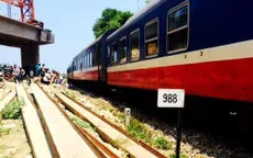 Quảng Ngãi: Tàu hỏa SE4 mất lái, trật khỏi đường ray