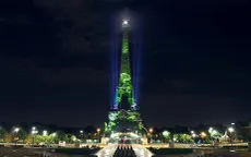 Tháp Eiffel biến thành khu rừng ảo khổng lồ