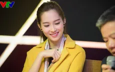 Hoa hậu Thu Thảo đẹp giản dị giữa trời đông Hà Nội