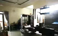 Indonesia: Bán nhà tặng kèm theo… vợ