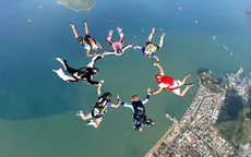 Ngoạn mục màn nhảy dù từ vách đá cao 200m tại Hy Lạp
