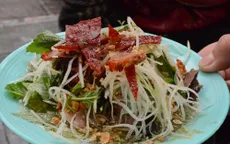 Nộm bò khô - món ăn vặt nổi tiếng tại Hà Nội