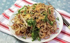 Nộm hoa chuối trộn thịt gà