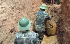 Dựng cột điện phát hiện bom “khủng” 400kg