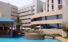 Mali: 2 kẻ khủng bố bắt giữ 170 con tin tại khách sạn Radisson Blu