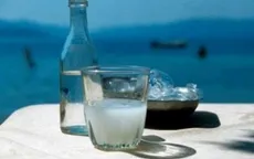 Hy Lạp áp thuế với rượu Tsipouro khiến người dân lo lắng