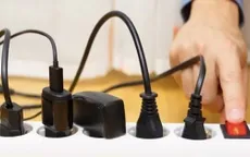 Có nên tháo củ sạc khi không sử dụng?